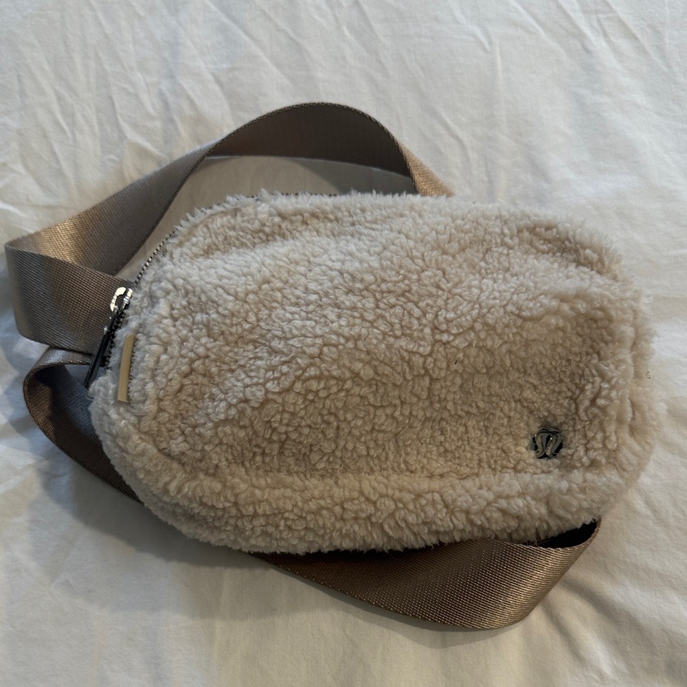 Lululemon Athletica Tan Mesh Bag